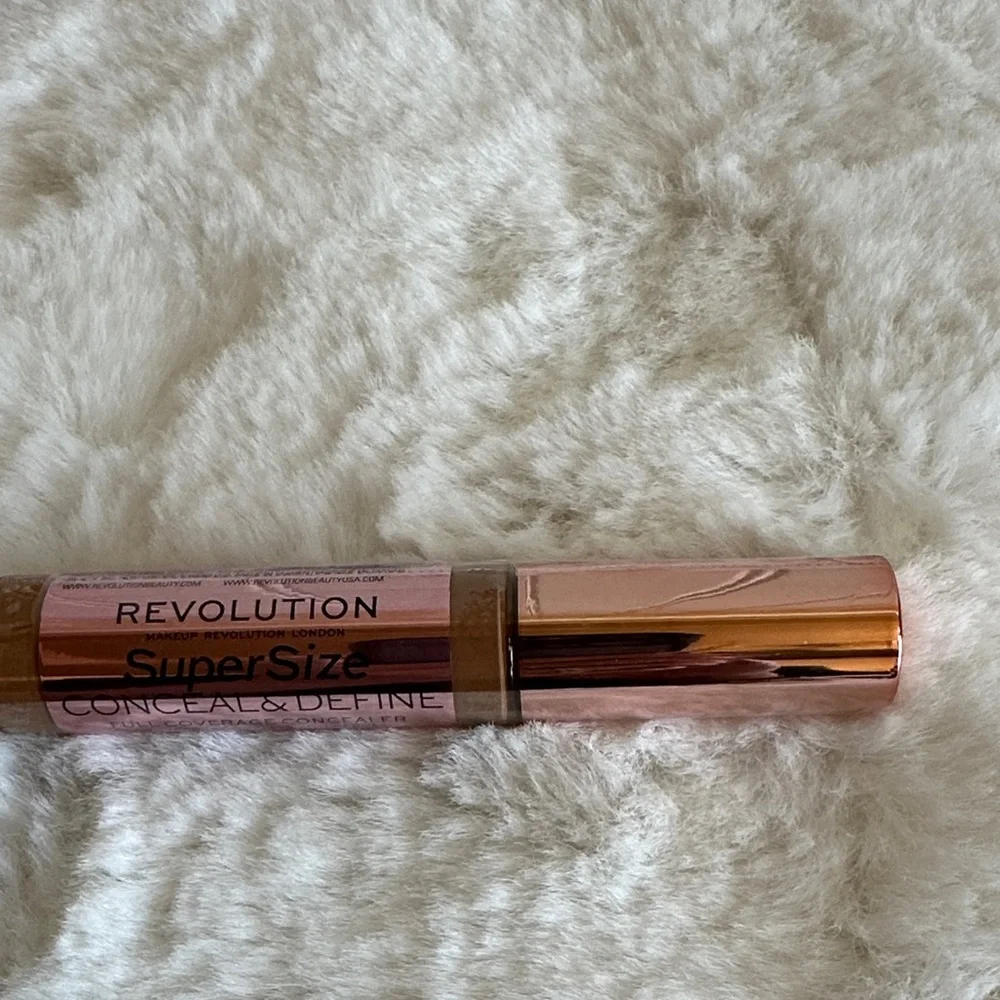 Revolution Super Size Conceal & Define - C12.5